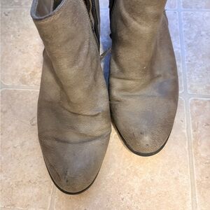 Stylish Gray Women's Boots